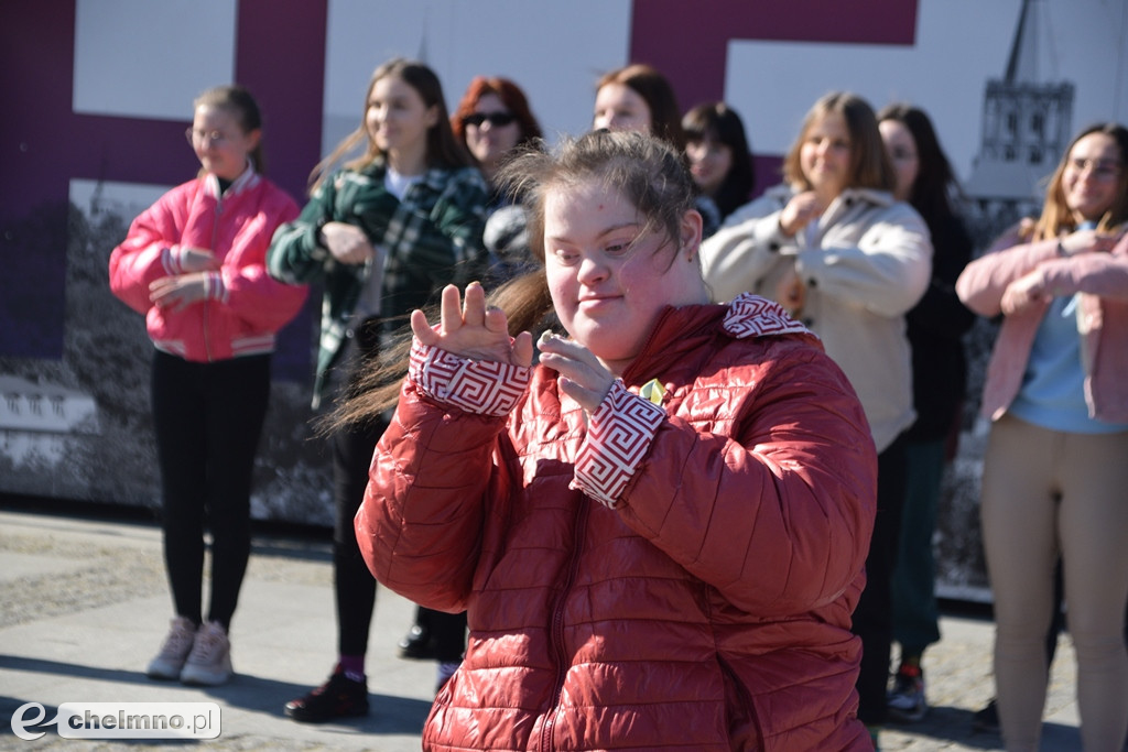 Happening z okazji Światowego Dnia Osób z Zespołem Downa