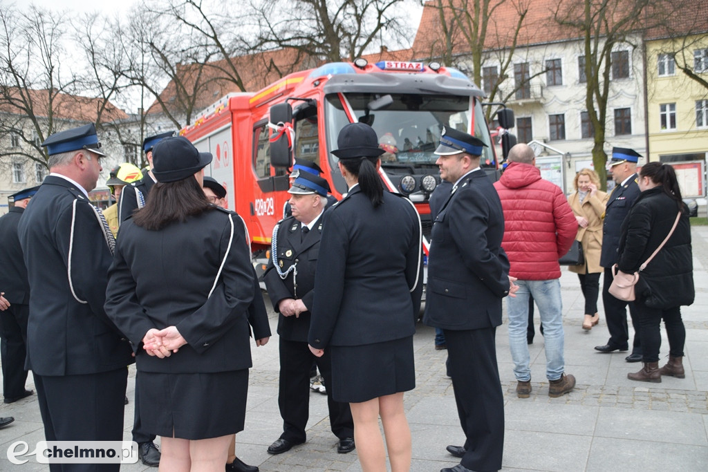 Uroczyste przekazanie i poświęcenie samochodu OSP