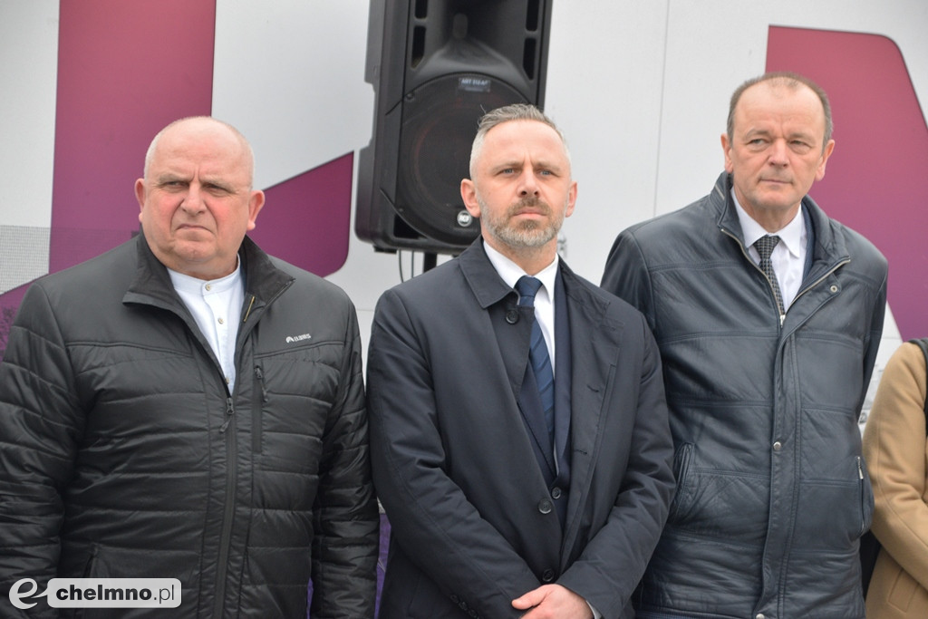 Uroczyste przekazanie i poświęcenie samochodu OSP