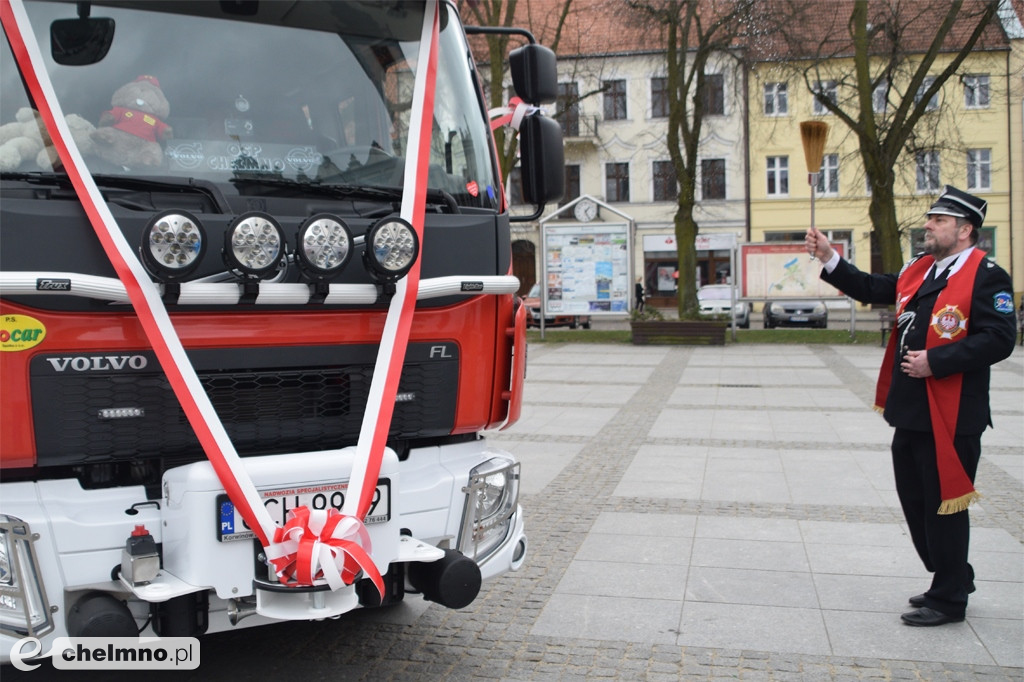 Uroczyste przekazanie i poświęcenie samochodu OSP