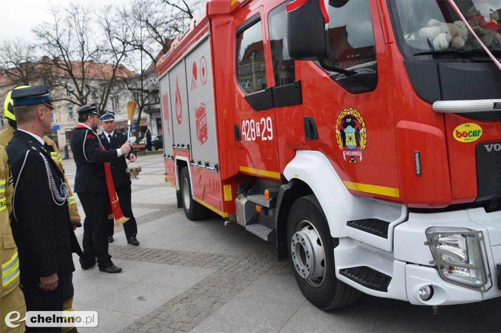 Uroczyste przekazanie i poświęcenie samochodu OSP