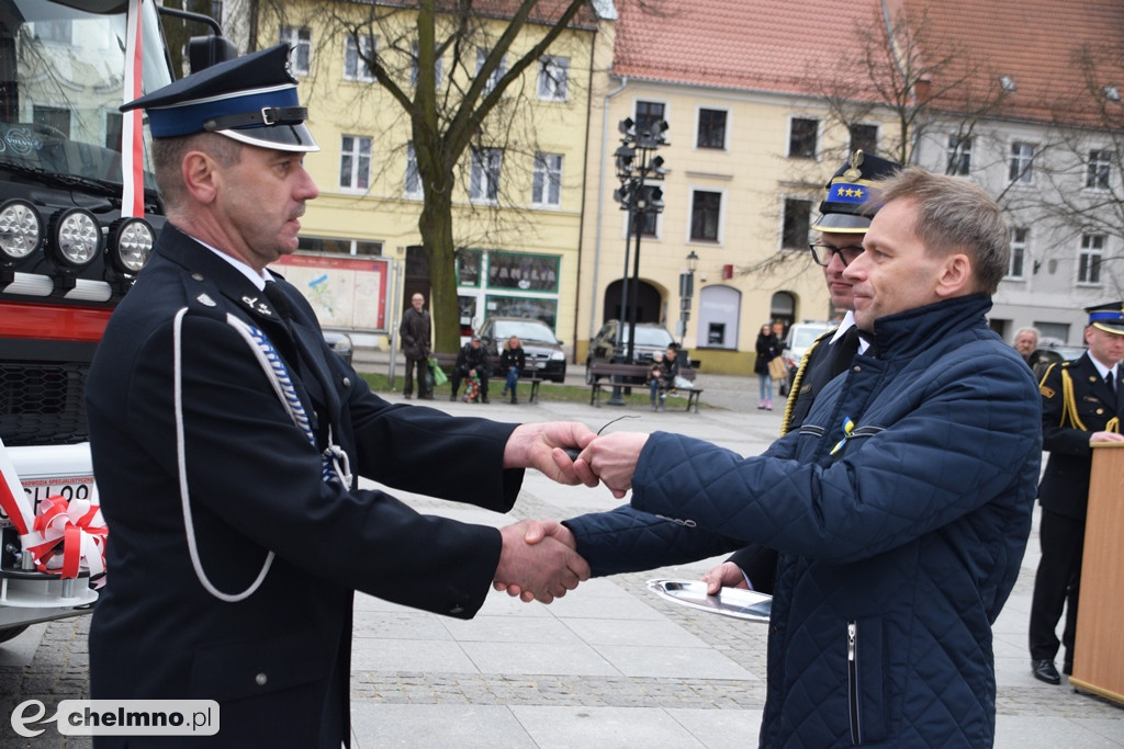 Uroczyste przekazanie i poświęcenie samochodu OSP