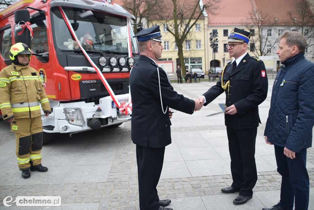 Uroczyste przekazanie i poświęcenie samochodu OSP