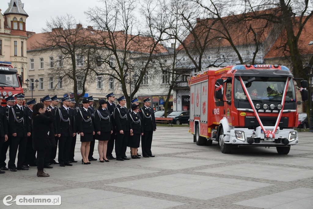 Uroczyste przekazanie i poświęcenie samochodu OSP
