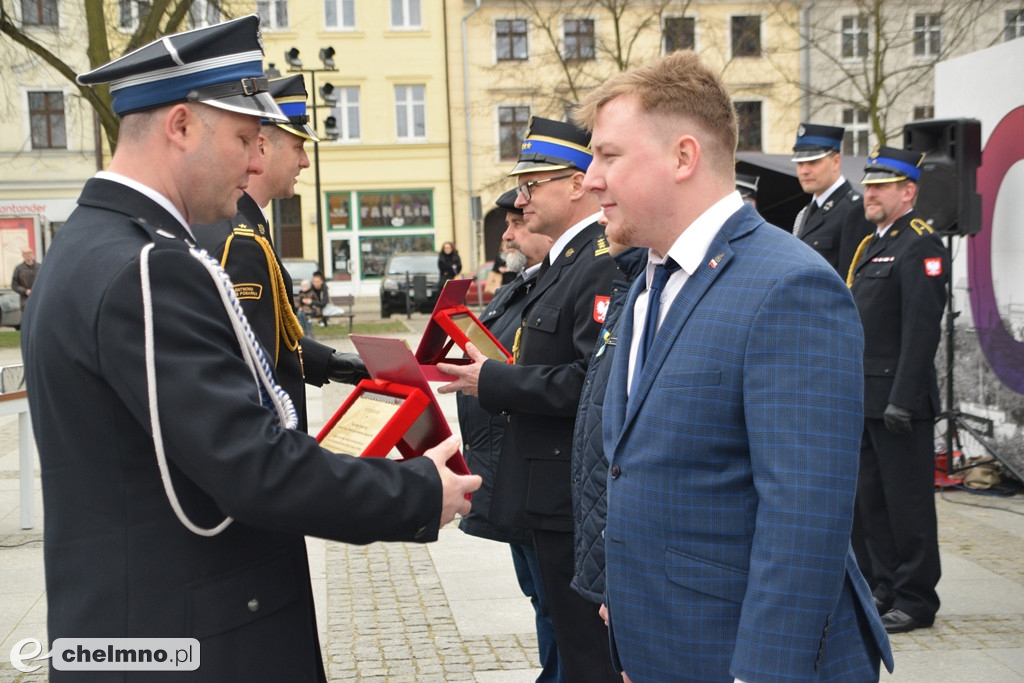 Uroczyste przekazanie i poświęcenie samochodu OSP