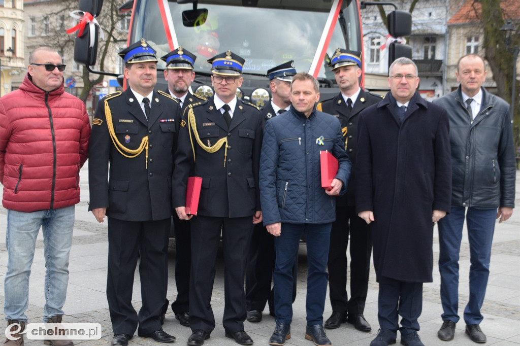 Uroczyste przekazanie i poświęcenie samochodu OSP