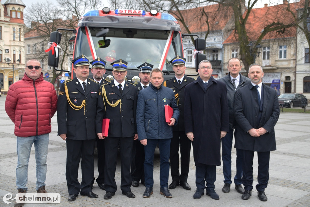 Uroczyste przekazanie i poświęcenie samochodu OSP