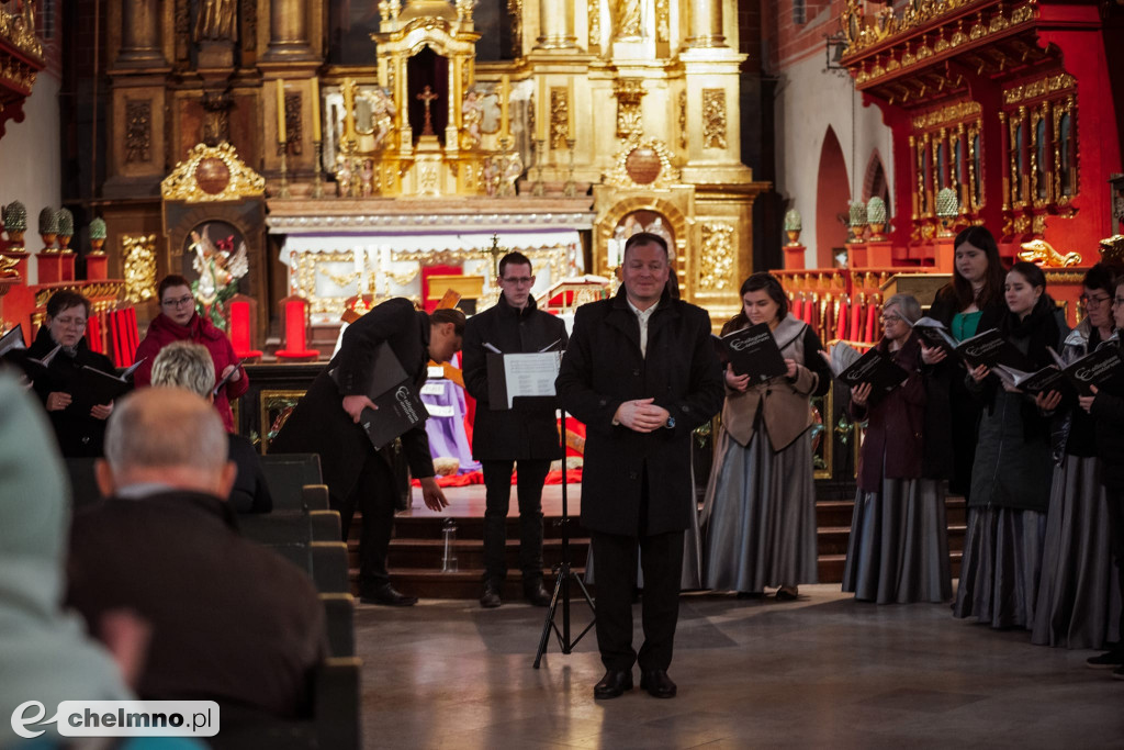 Chór Collegium Cantorum zaśpiewa podczas Misterium Męki Pańskiej