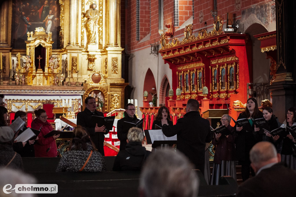 Chór Collegium Cantorum zaśpiewa podczas Misterium Męki Pańskiej