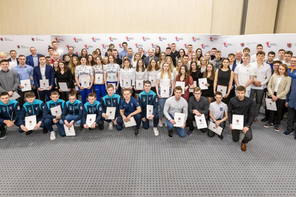 Najlepsi sportowcy z marszałkowskimi stypendiami