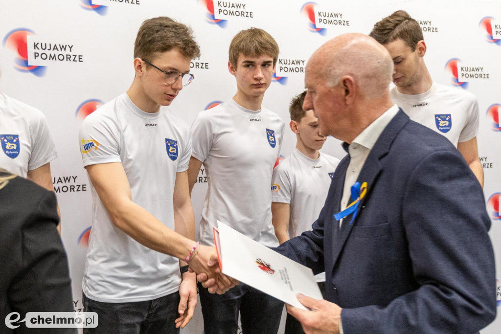Najlepsi sportowcy z marszałkowskimi stypendiami
