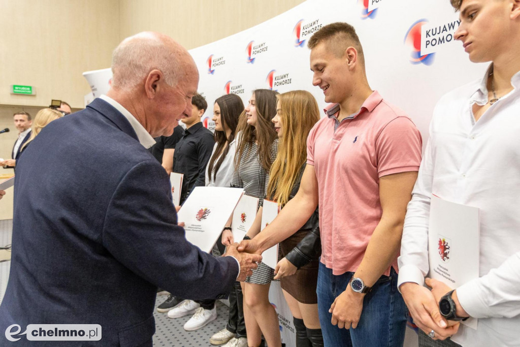 Najlepsi sportowcy z marszałkowskimi stypendiami