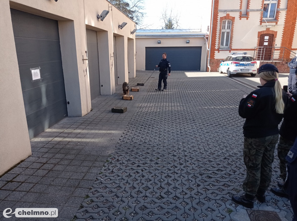 Klasy mundurowe z wizytą w chełmińskiej Komendzie