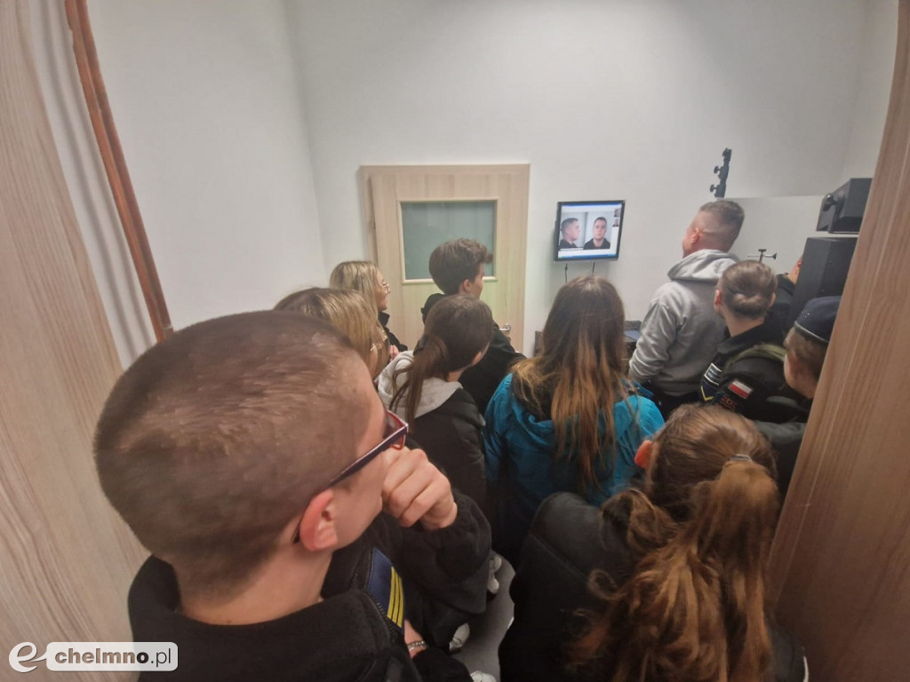 Klasy mundurowe z wizytą w chełmińskiej Komendzie