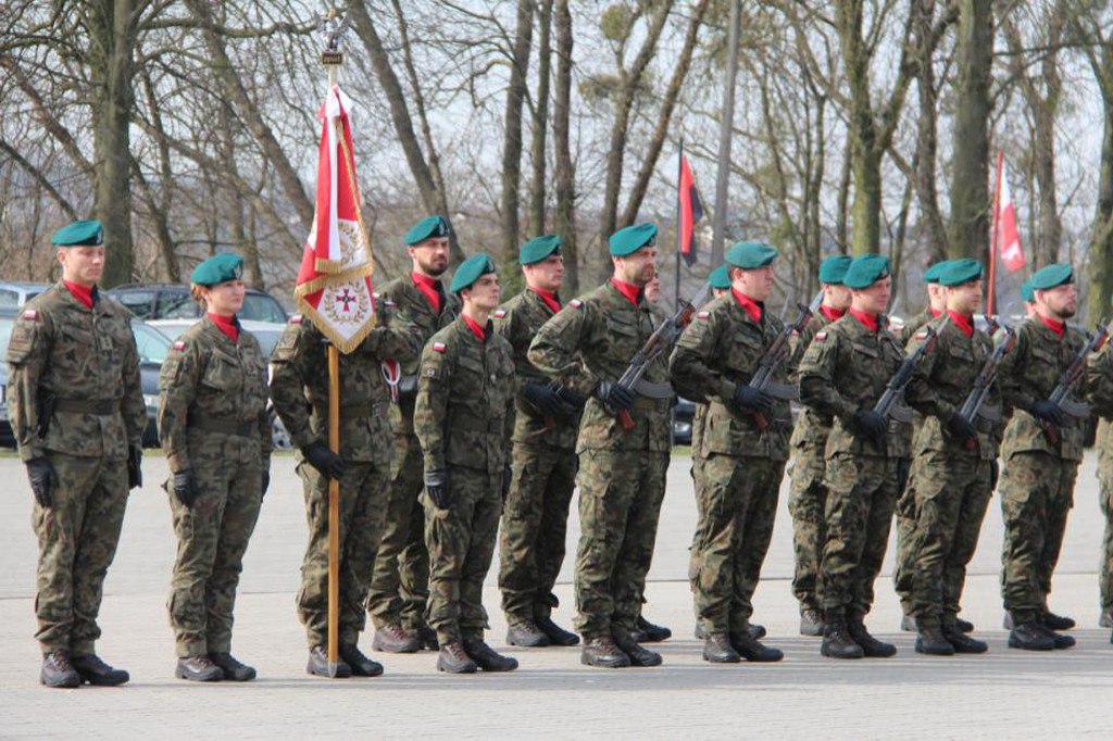Uroczysty apel z okazji Święta Wojsk Inżynieryjnych