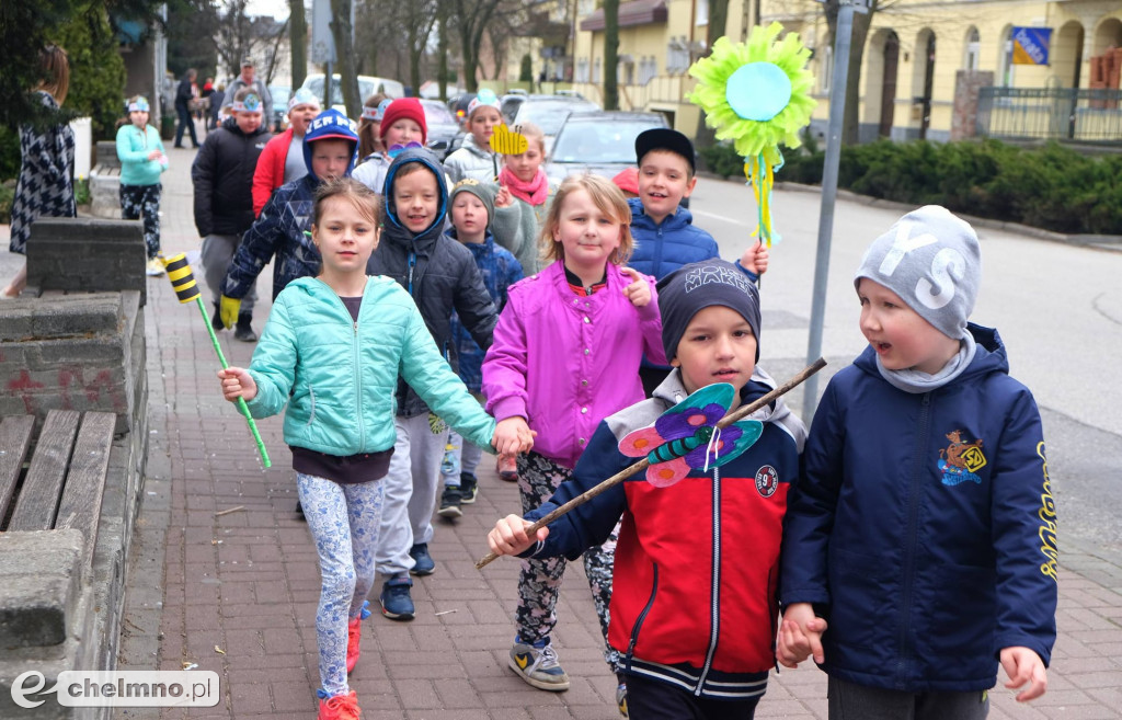 Przemarsz ulicami miasta z okazji Światowego Dnia Ziemi