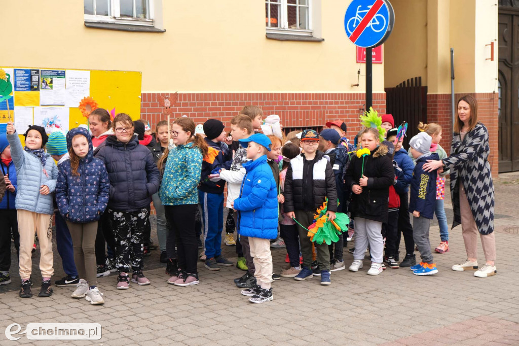 Przemarsz ulicami miasta z okazji Światowego Dnia Ziemi