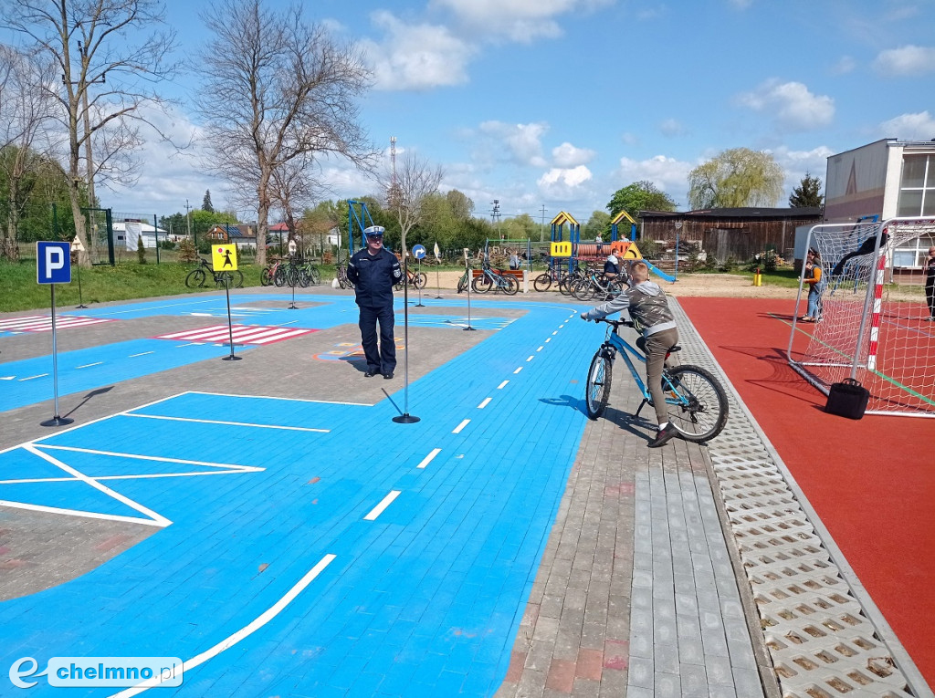Uczniowie SP w Podwiesku zdawali na kartę rowerową