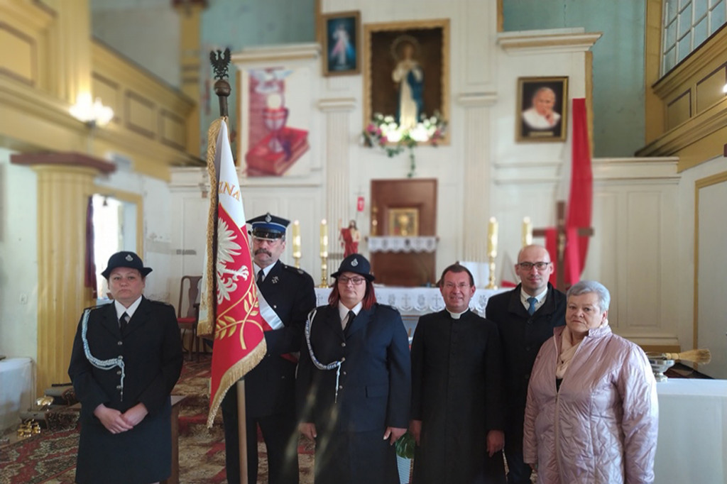 Poświęcono sztandar z wizerunkiem Jana Pawła II