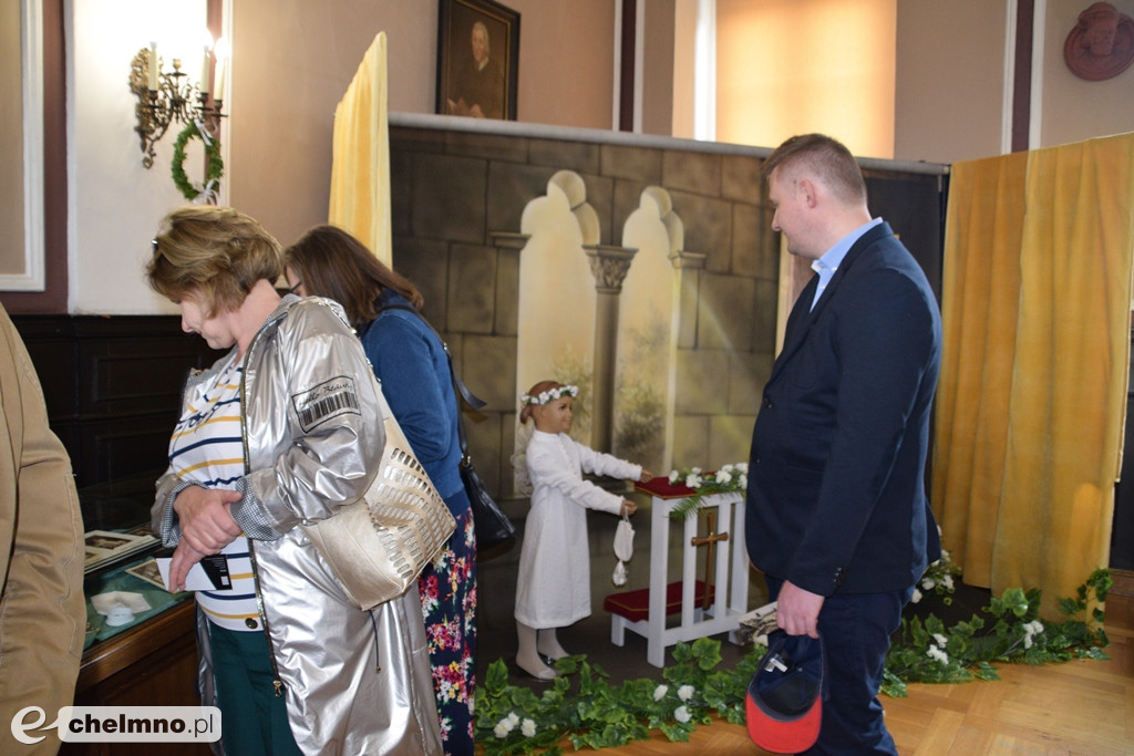 Interesujące otwarcie wystawy „Moja Pierwsza Komunia św.”