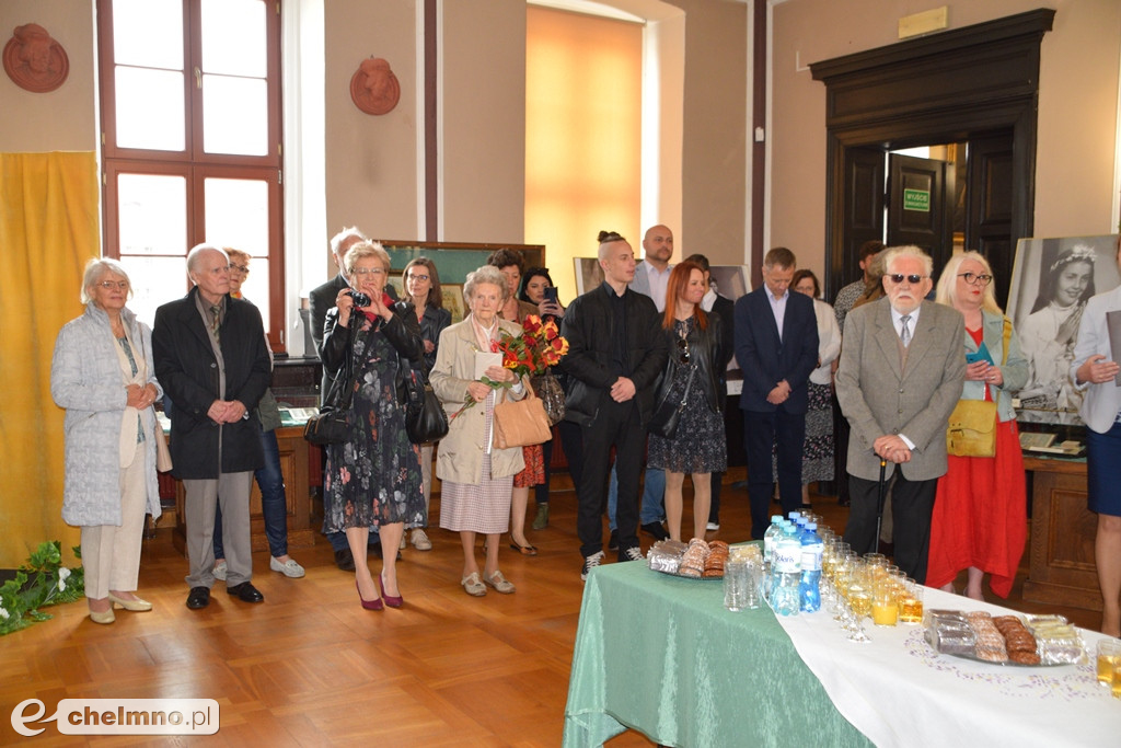 Interesujące otwarcie wystawy „Moja Pierwsza Komunia św.”