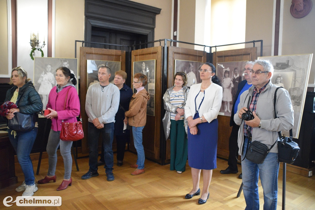 Interesujące otwarcie wystawy „Moja Pierwsza Komunia św.”