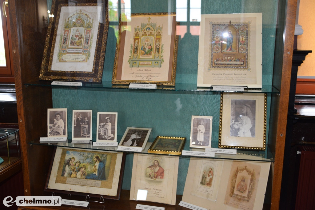 Interesujące otwarcie wystawy „Moja Pierwsza Komunia św.”