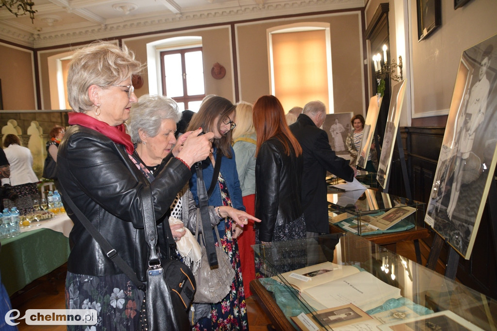 Interesujące otwarcie wystawy „Moja Pierwsza Komunia św.”