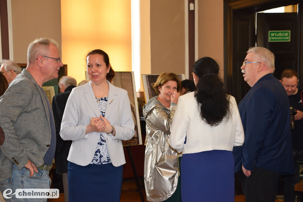 Interesujące otwarcie wystawy „Moja Pierwsza Komunia św.”