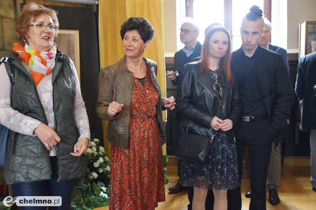 Interesujące otwarcie wystawy „Moja Pierwsza Komunia św.”