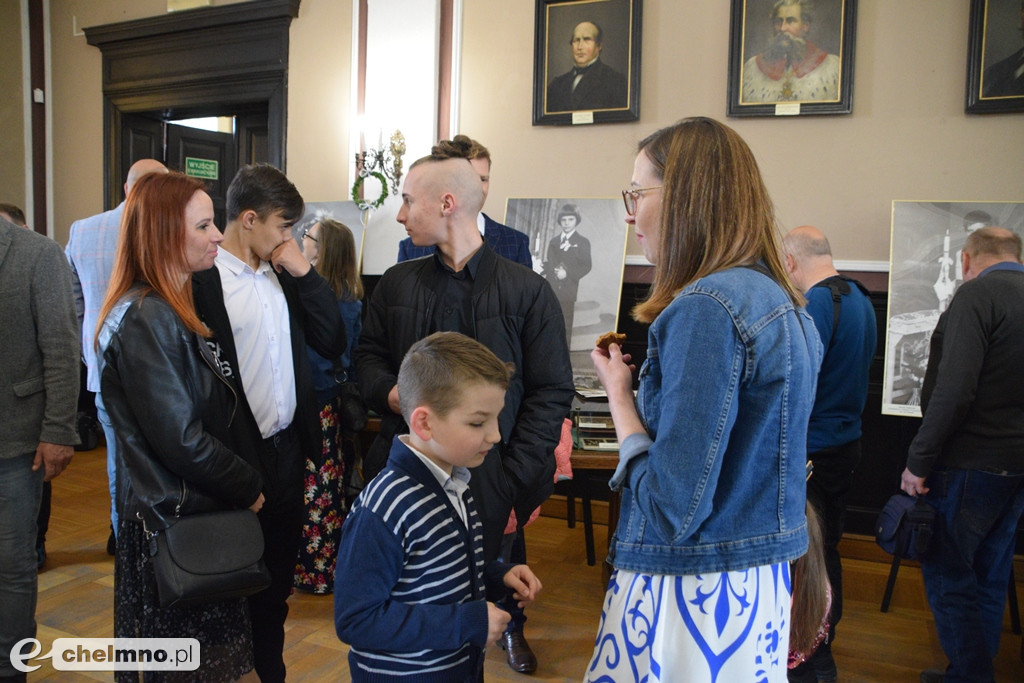 Interesujące otwarcie wystawy „Moja Pierwsza Komunia św.”