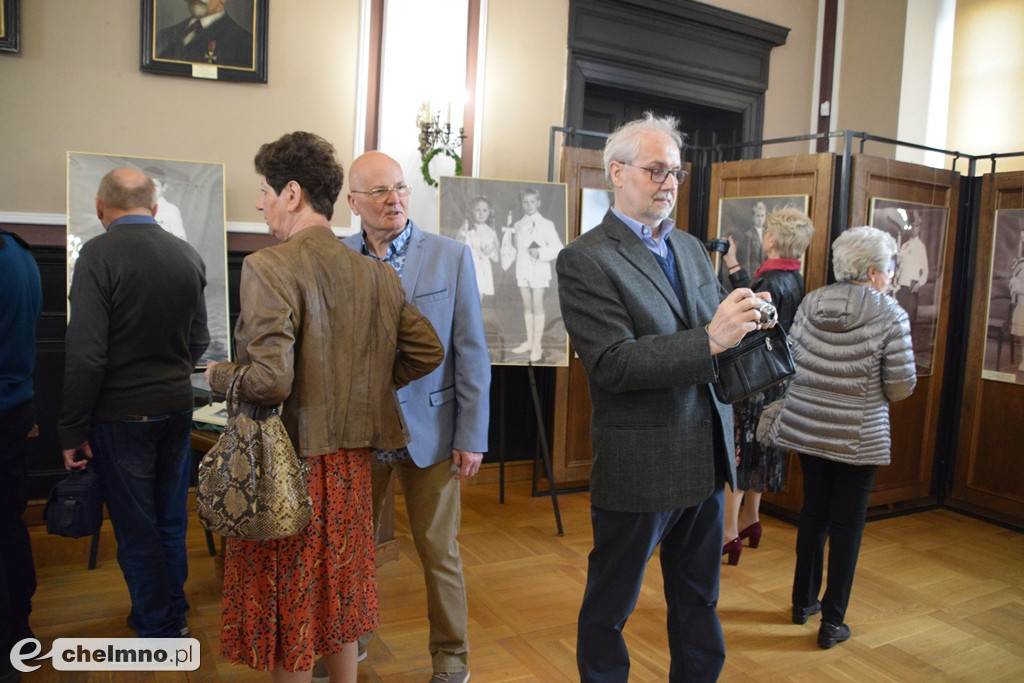 Interesujące otwarcie wystawy „Moja Pierwsza Komunia św.”