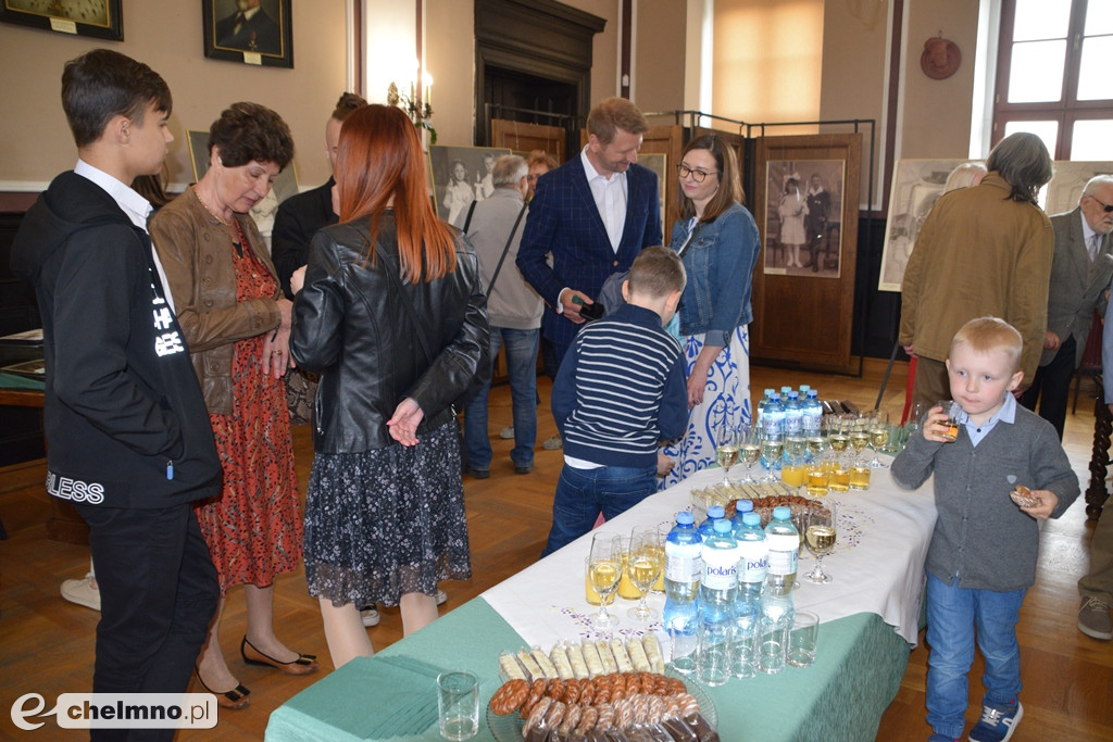 Interesujące otwarcie wystawy „Moja Pierwsza Komunia św.”