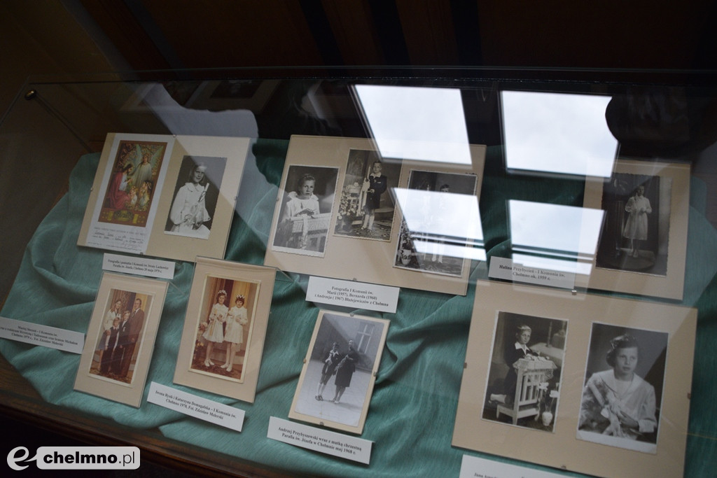 Interesujące otwarcie wystawy „Moja Pierwsza Komunia św.”