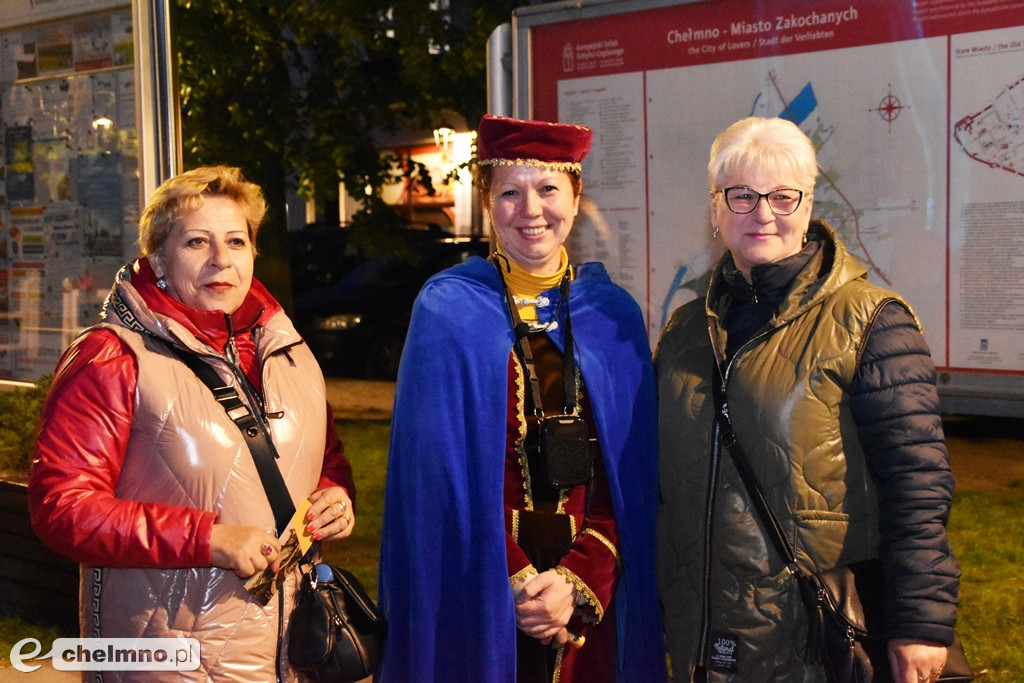 Duże zainteresowanie nocnym spacerkiem po Chełmnie