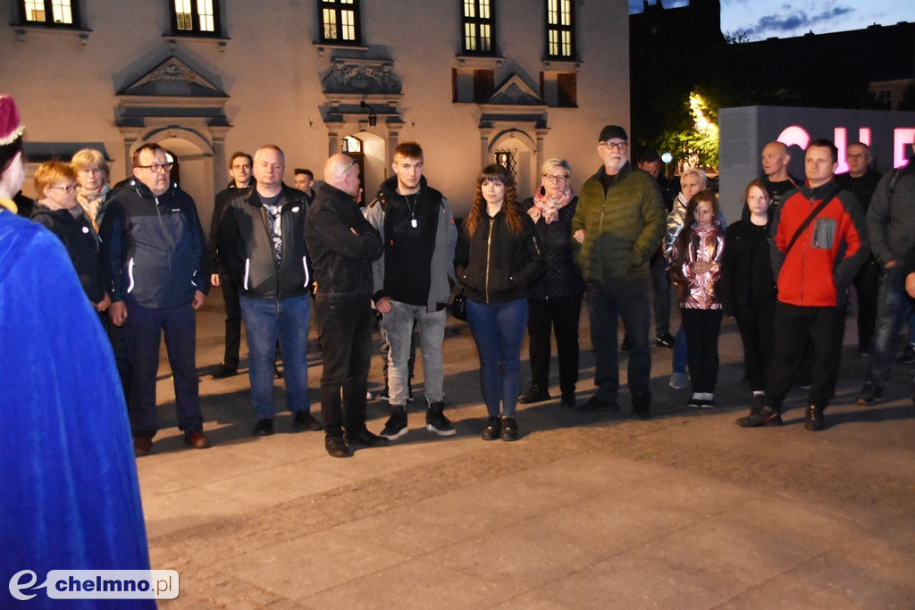 Duże zainteresowanie nocnym spacerkiem po Chełmnie