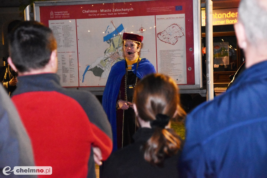 Duże zainteresowanie nocnym spacerkiem po Chełmnie