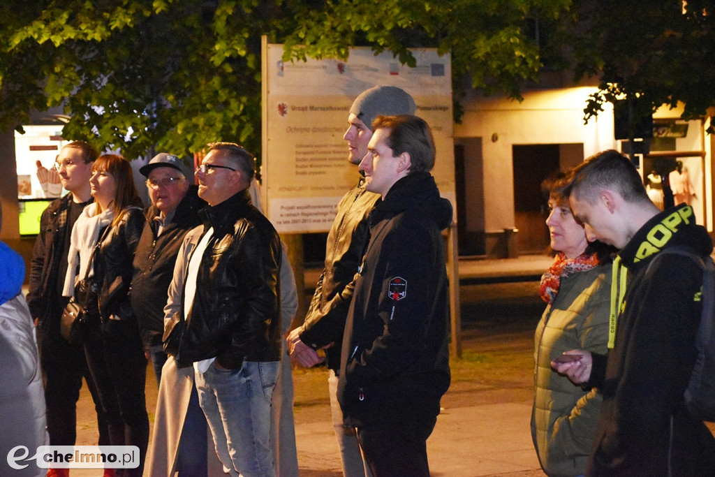 Duże zainteresowanie nocnym spacerkiem po Chełmnie