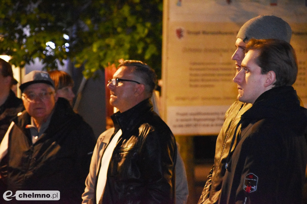 Duże zainteresowanie nocnym spacerkiem po Chełmnie