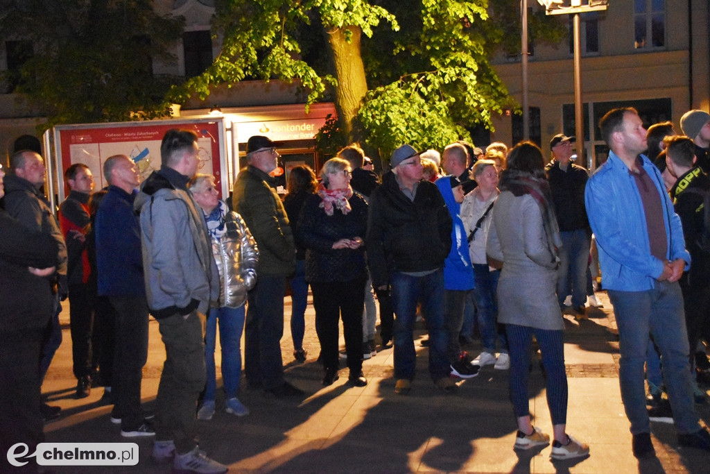 Duże zainteresowanie nocnym spacerkiem po Chełmnie