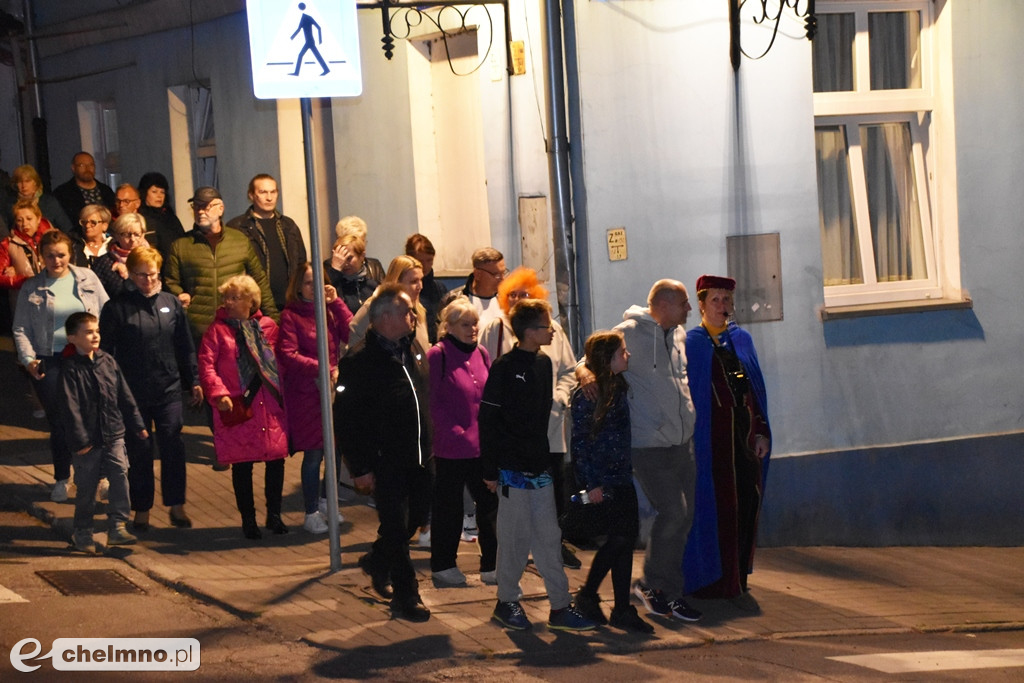 Duże zainteresowanie nocnym spacerkiem po Chełmnie