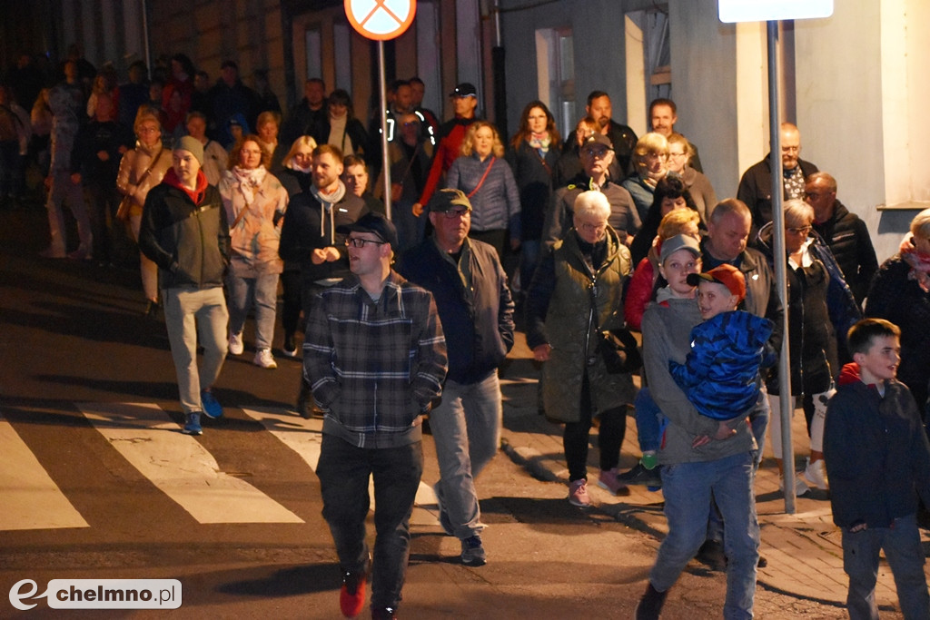 Duże zainteresowanie nocnym spacerkiem po Chełmnie