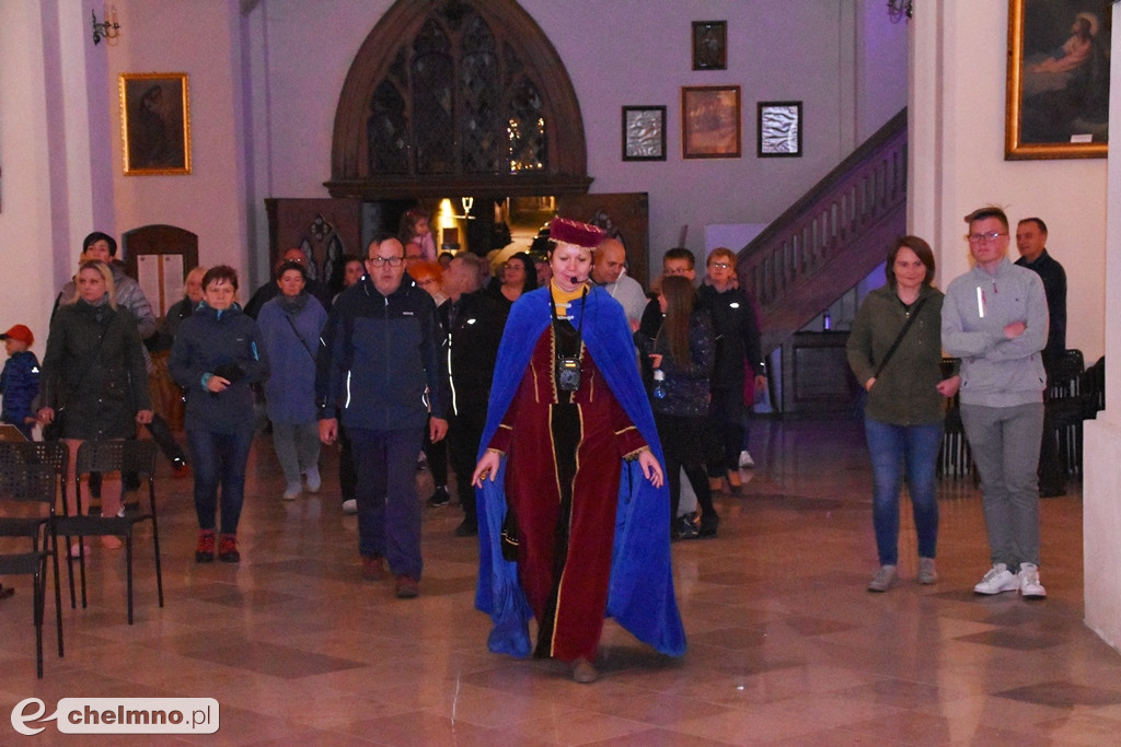 Duże zainteresowanie nocnym spacerkiem po Chełmnie