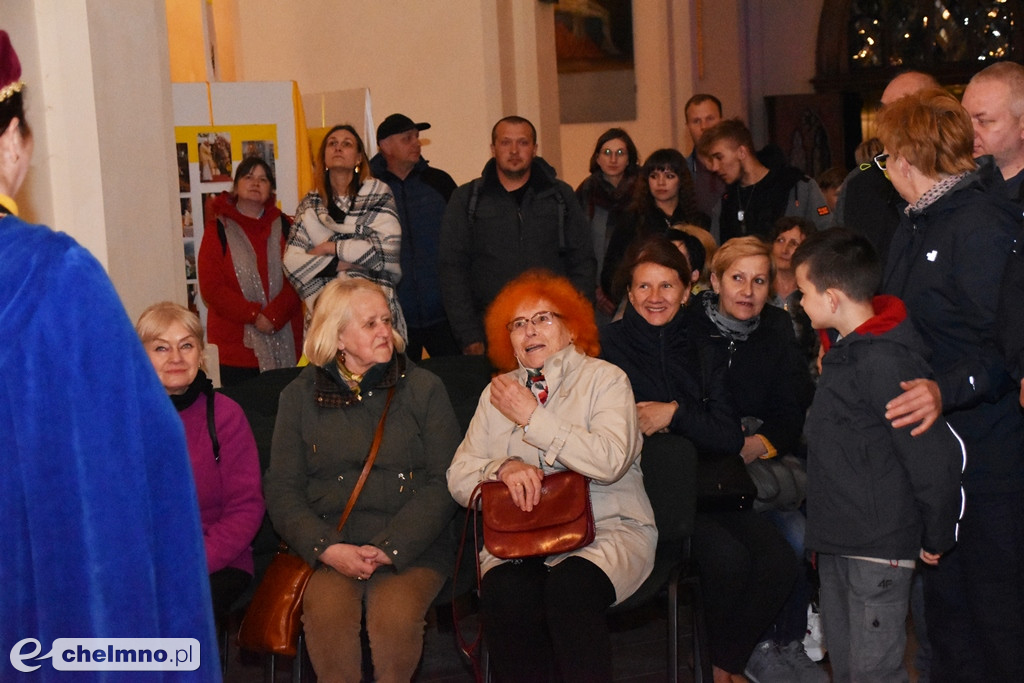 Duże zainteresowanie nocnym spacerkiem po Chełmnie