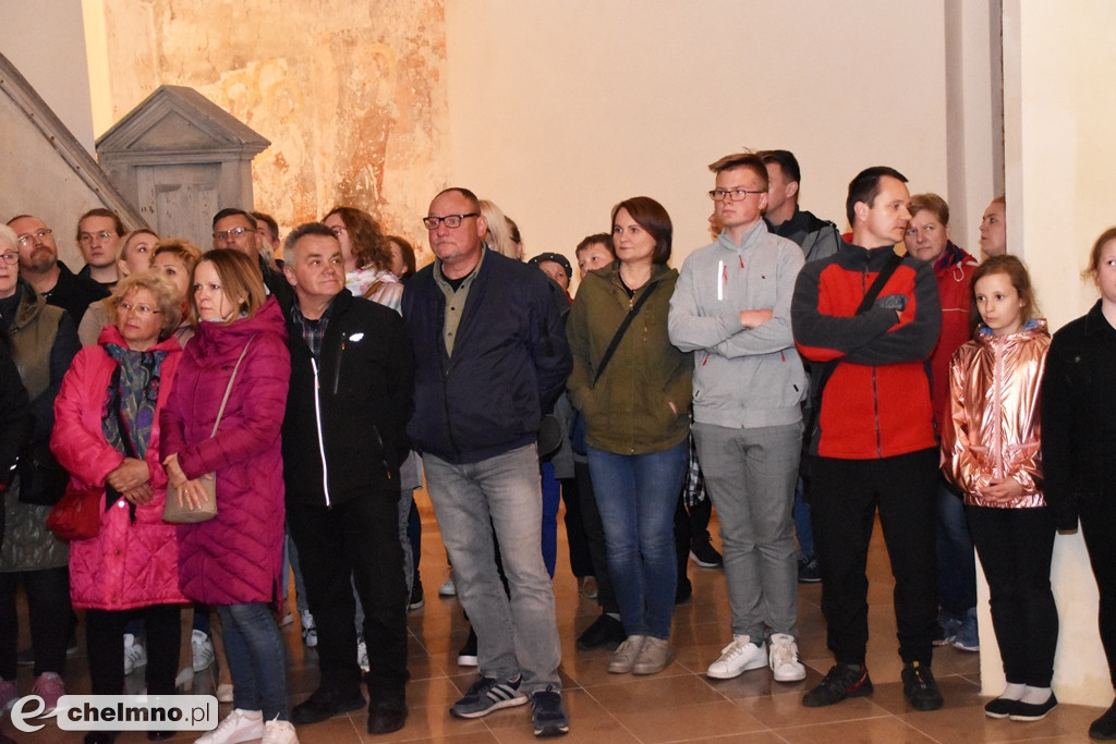 Duże zainteresowanie nocnym spacerkiem po Chełmnie