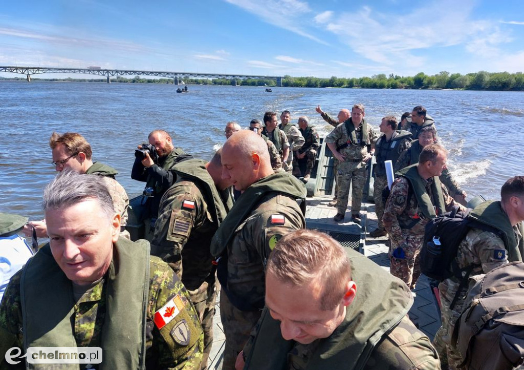 F 16 i śmigłowce na niebie, wybuchy pod Chełmnem