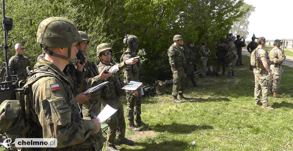 F 16 i śmigłowce na niebie, wybuchy pod Chełmnem