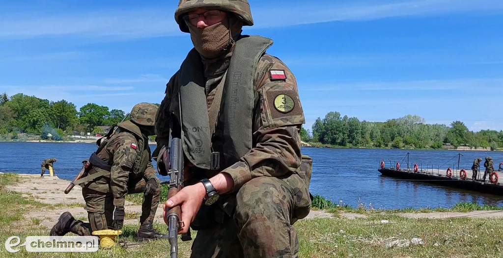 F 16 i śmigłowce na niebie, wybuchy pod Chełmnem