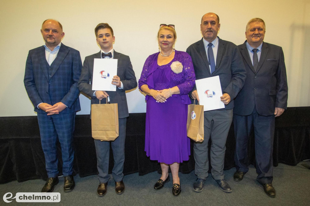 Szkolni humaniści ze stypendiami