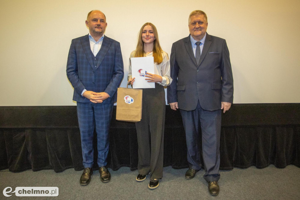 Szkolni humaniści ze stypendiami